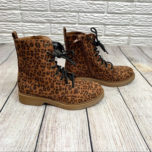 Time and Tru Leopard Print Lug Boots Combat - Picture 3 of 6